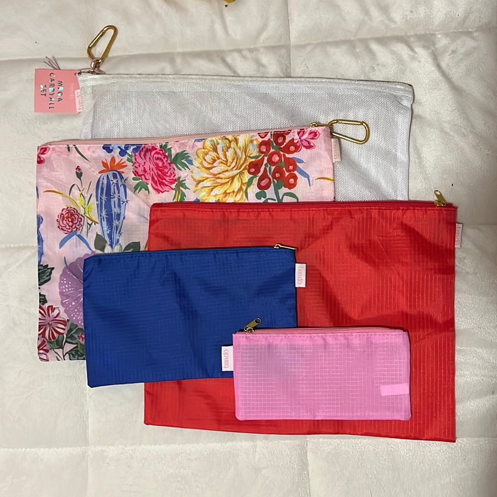 Ban.do pouches